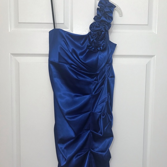 Betsy & Adam Dresses & Skirts - One shoulder Blue dress